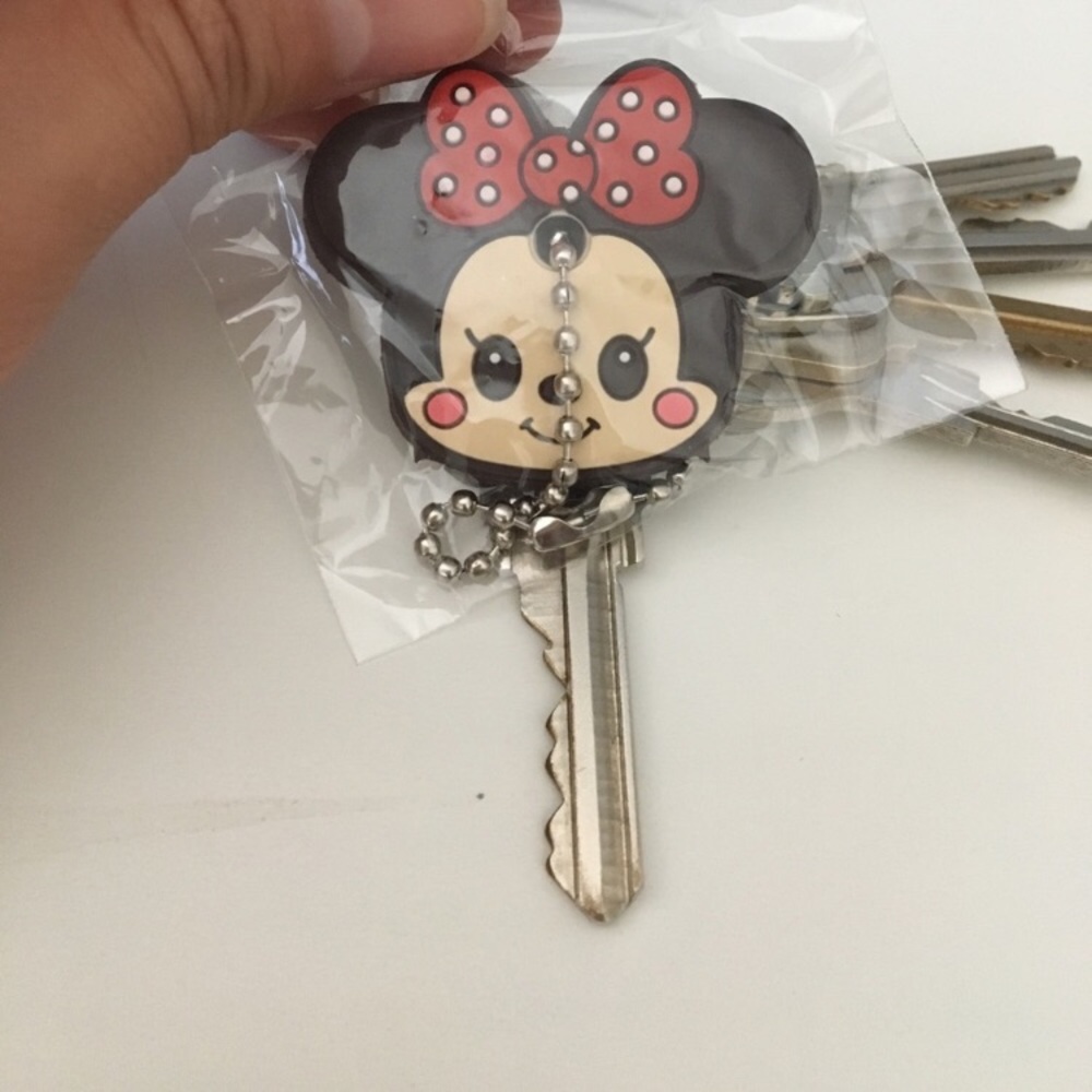 Minnie Mouse key cap cover holder